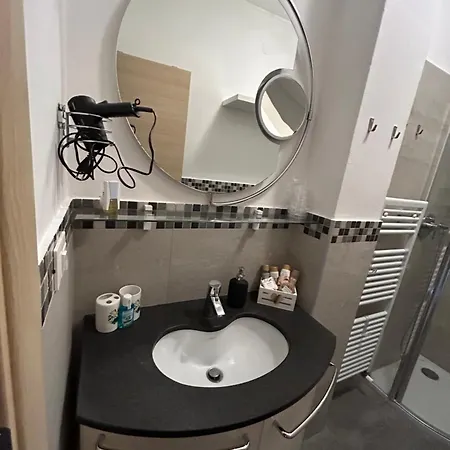 Vista Panoramica Dotato Di Tutti I Comfort 2 Da Letto 2 Bagni Cucina E Grande Soggiorno Con Balcone