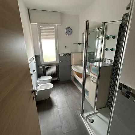 Vista Panoramica Dotato Di Tutti I Comfort 2 Da Letto 2 Bagni Cucina E Grande Soggiorno Con Balcone