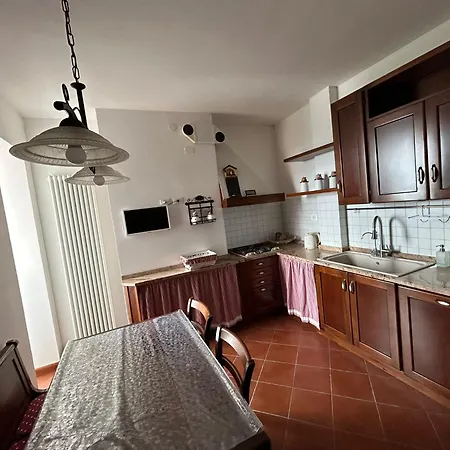Vista Panoramica Dotato Di Tutti I Comfort 2 Da Letto 2 Bagni Cucina E Grande Soggiorno Con Balcone Daire *